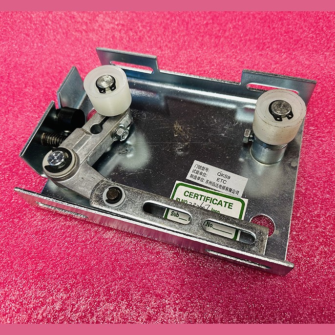 Замок дверей шахты правый QKS9-T-RH/Z/ZT 232607 Schindler